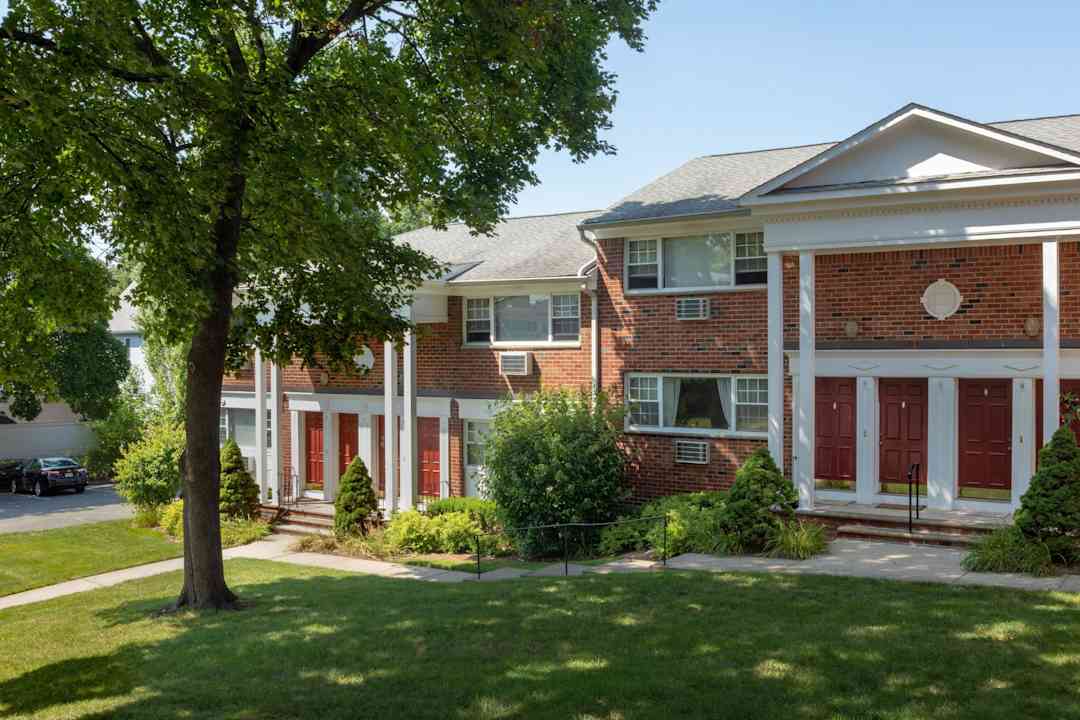 Arla Apartments 111 Passaic Ave Nutley Nj Apartments For Rent Rent Com