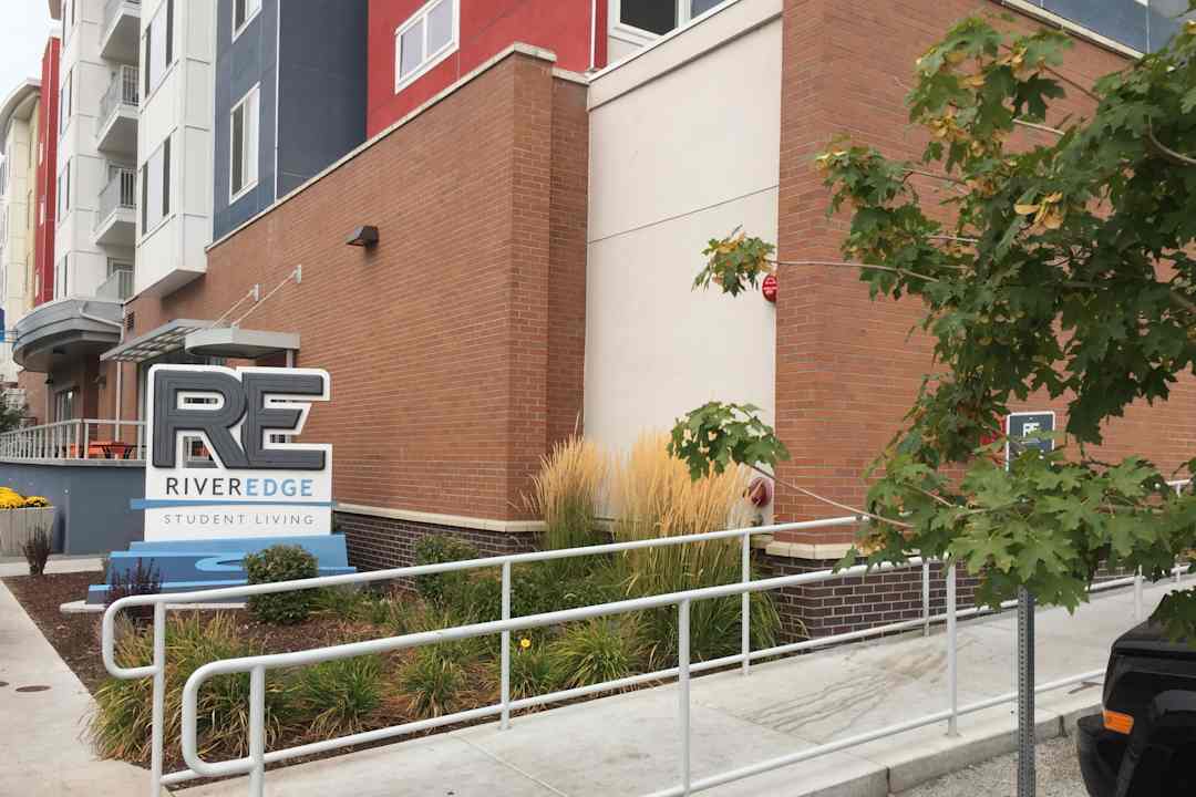 river's edge apartments boise