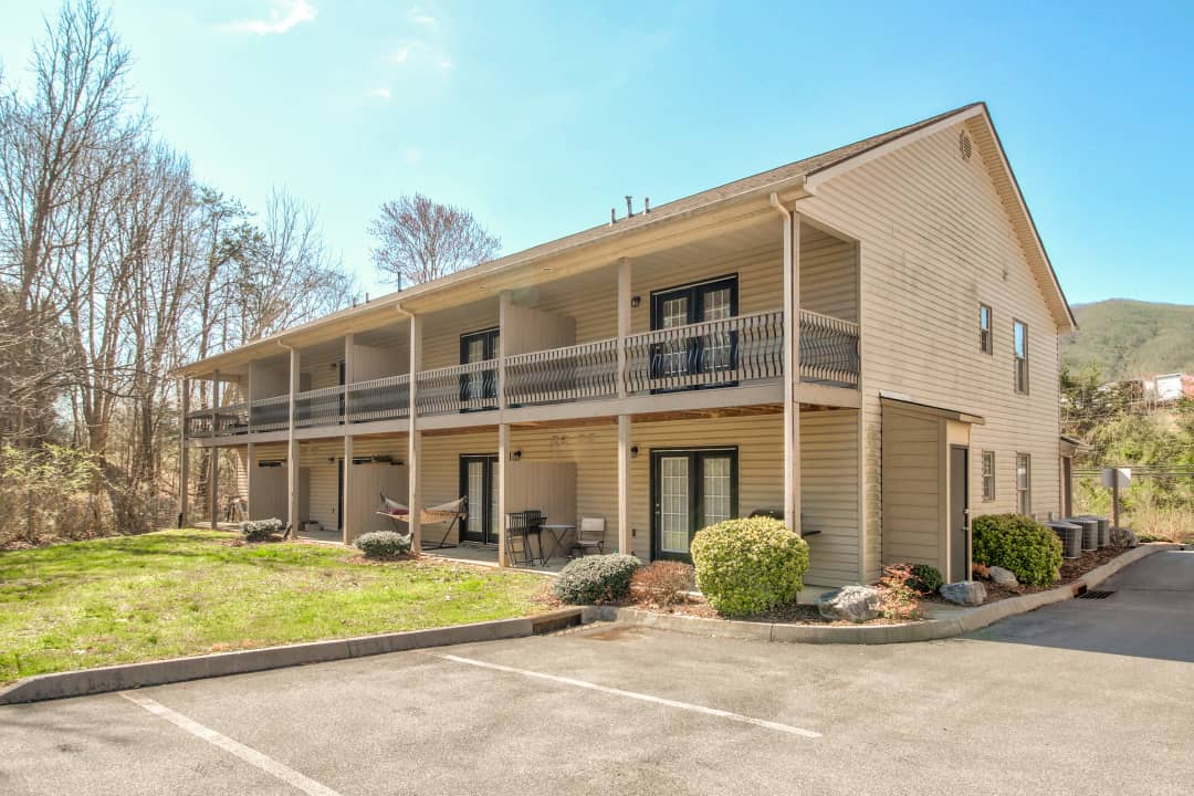 The Gables at South Roan - 2823 S Roan St | Johnson City, TN Apartments ...