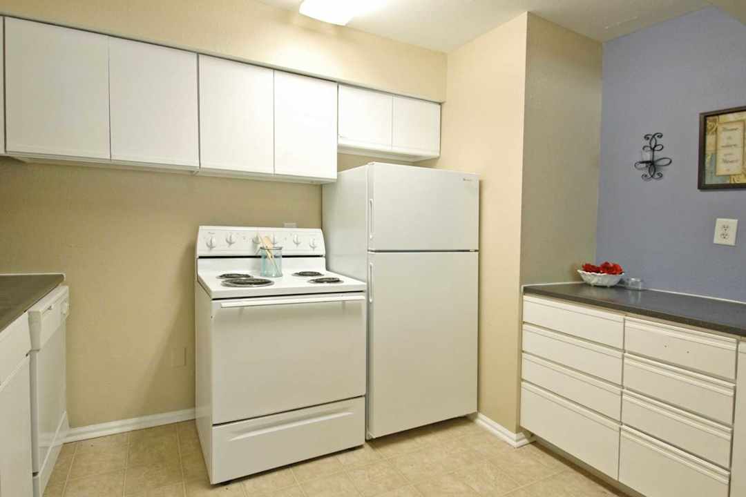 falls at cottonwood creek apartments kansas city ks 66106