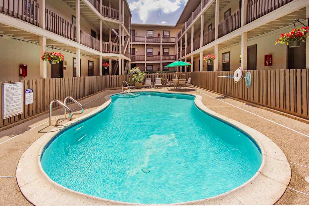 Covington Square Apartment Homes 4828 Zenith St Metairie, LA