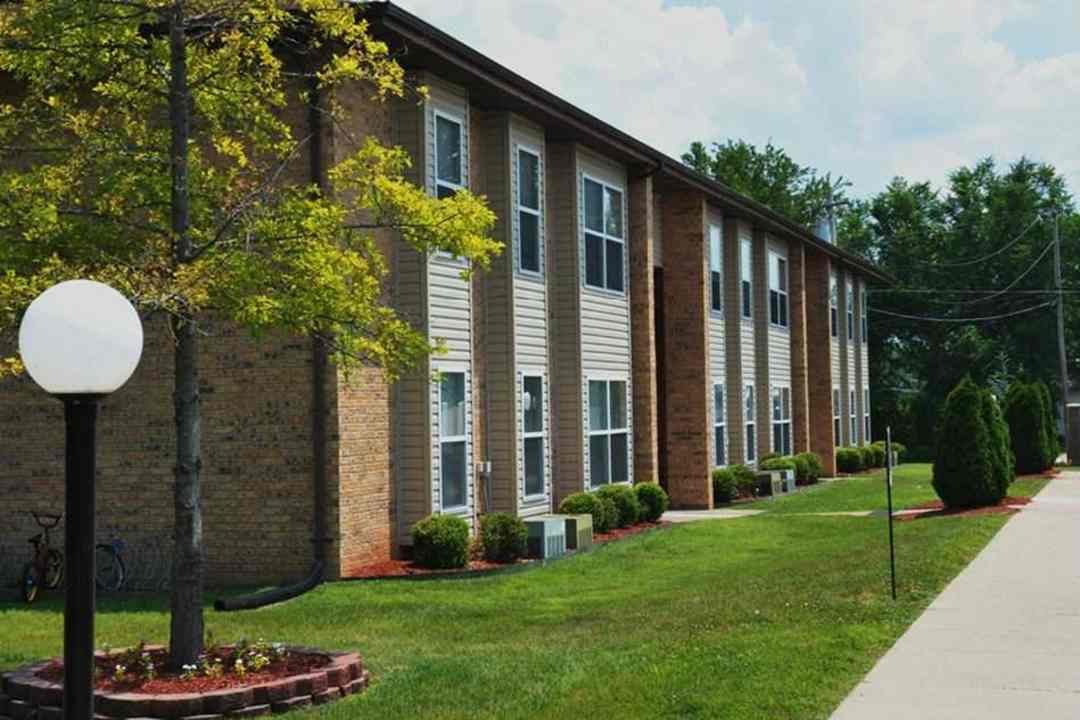 Eagle Crest Apartments - Ozark Mo 65721