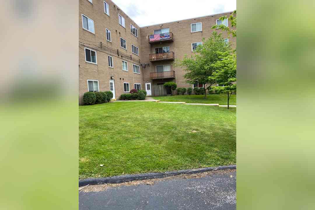 Claridge House 7921 Mentor Ave Mentor Oh Apartments For Rent Rent Com