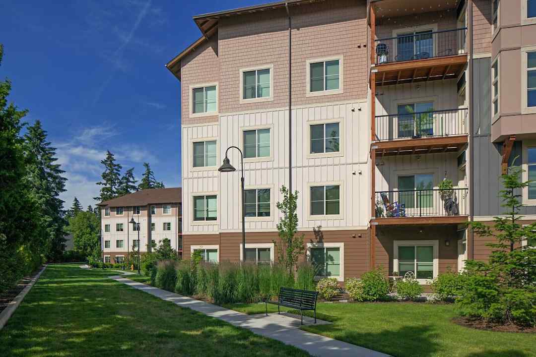 Eddyline At Bridgeport Apartments 18049 Sw Lower Boones Ferry Rd Tigard Or Apartments For Rent Rent Com
