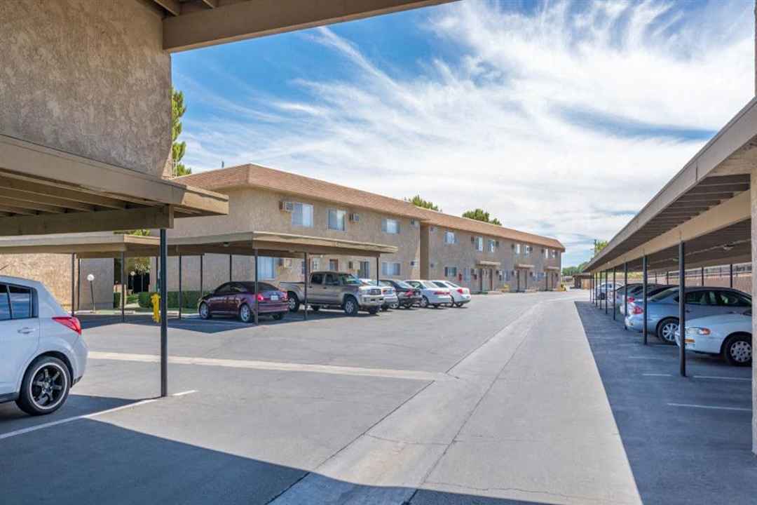Racquet Club Apartments 44045 15th St W Lancaster Ca Apartments For Rent Rent Com