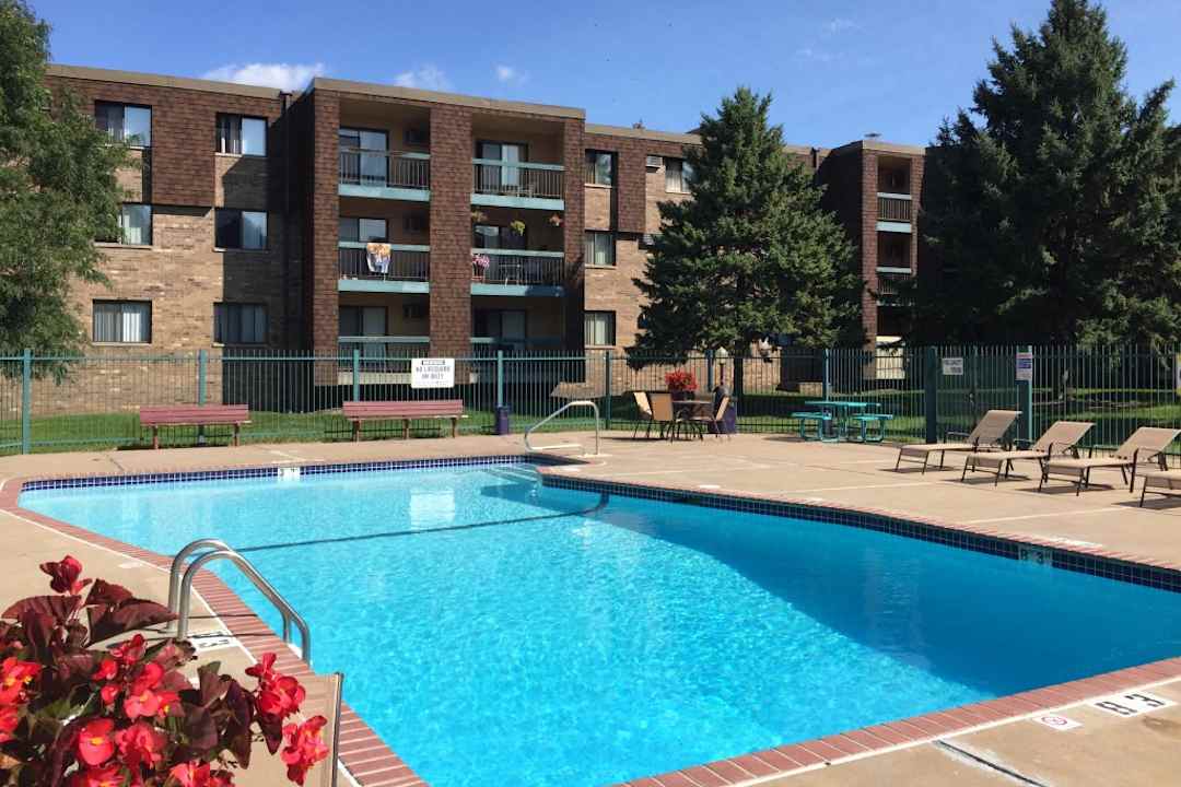 Woodland North Apartments Coon Rapids, MN 55448