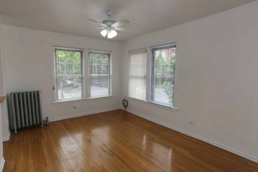 3257 W Wrightwood Ave Apartments - Chicago, IL 60647