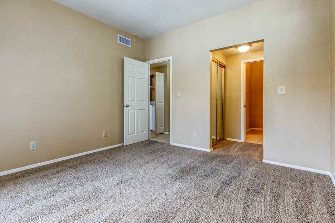 Country Crest Apartment Homes 1804 Wyoming Ave Las Cruces Nm Apartments For Rent Rent Com