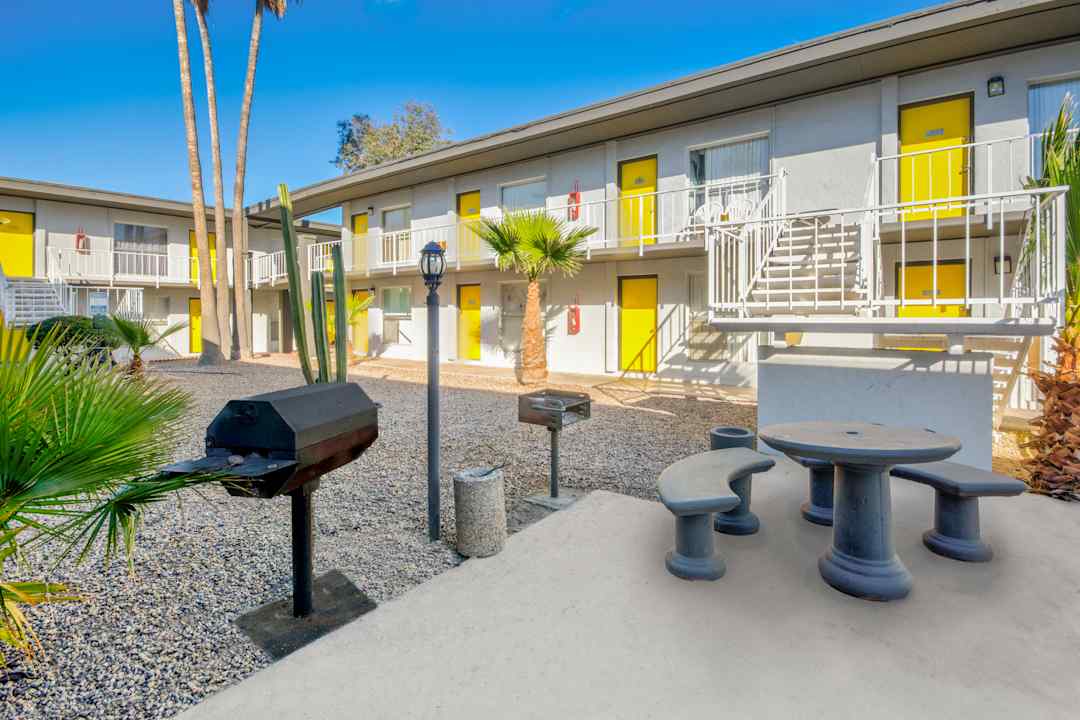 Alvernon Manor 919 N Alvernon Way Tucson Az Apartments For Rent Rent Com