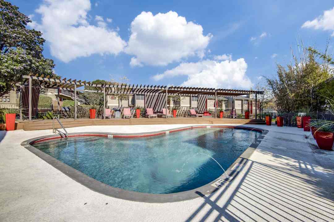 latitude apartments san antonio tx 78240