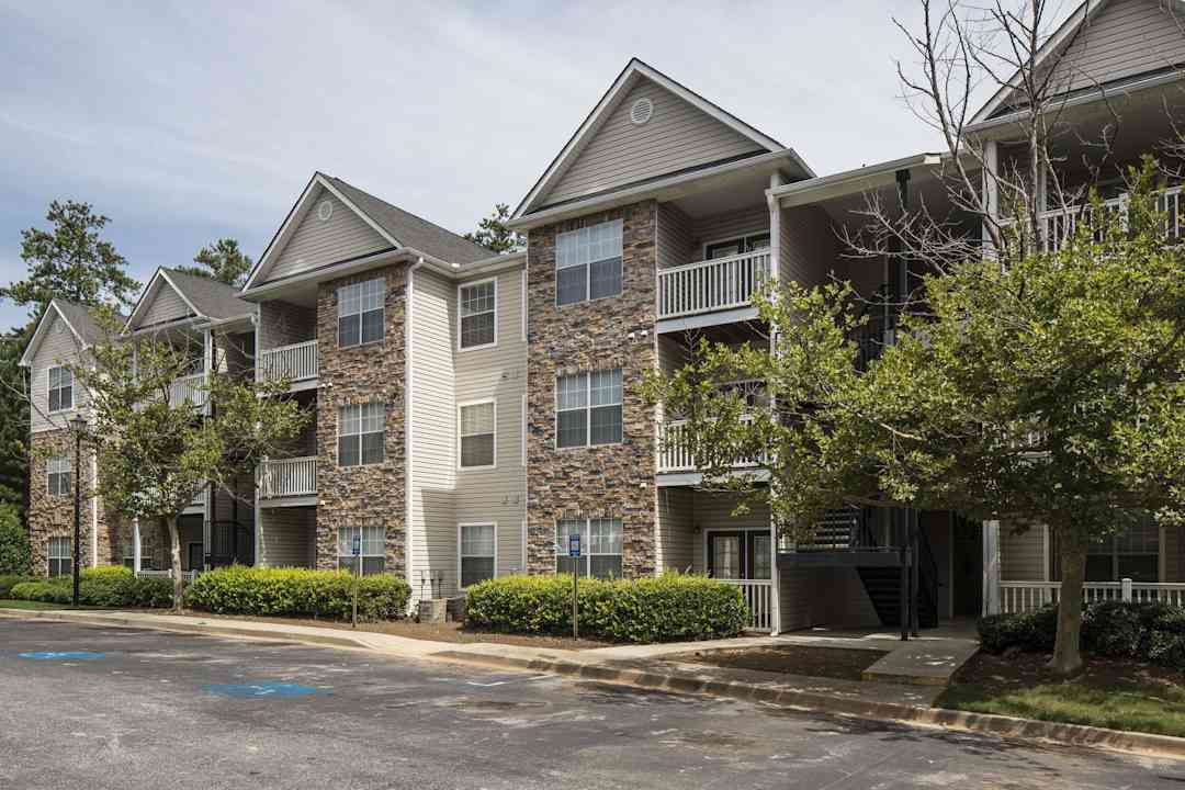 Parkway Grand Apartment Homes - Decatur Ga 30034