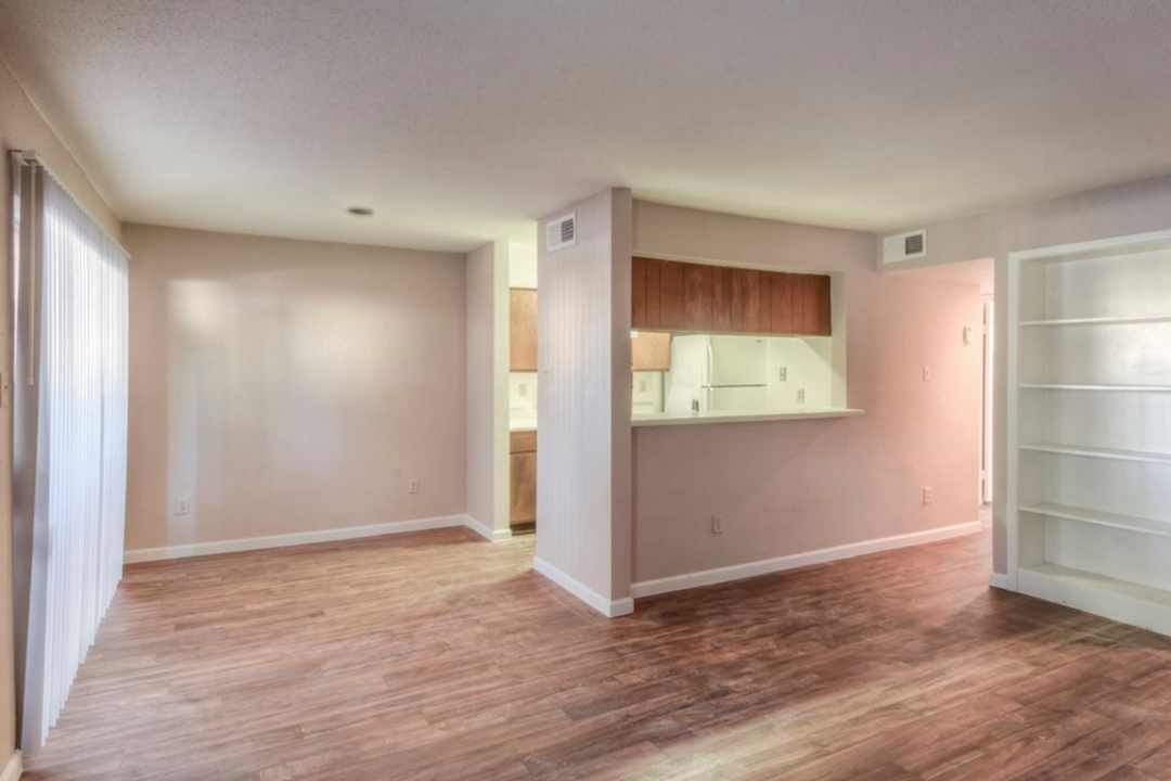 Oaks Of Ashford Point 4040 Synott Rd Houston Tx Apartments For Rent Rent Com