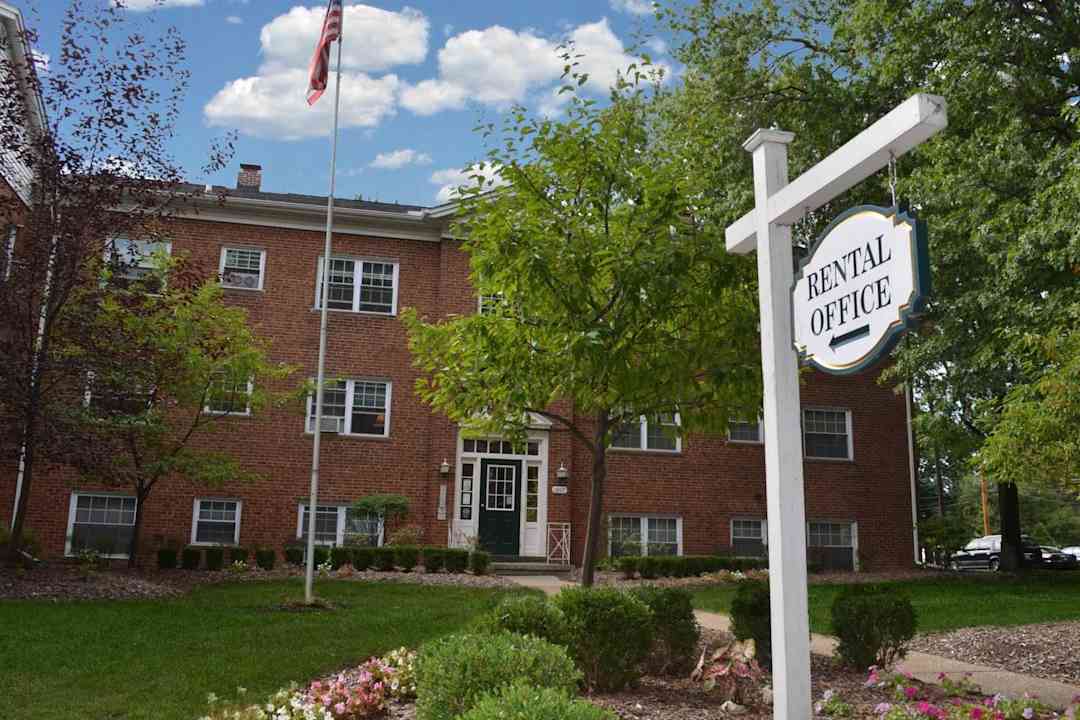 broadview gardens 1903 pleasantdale rd cleveland oh apartments for rent rent com