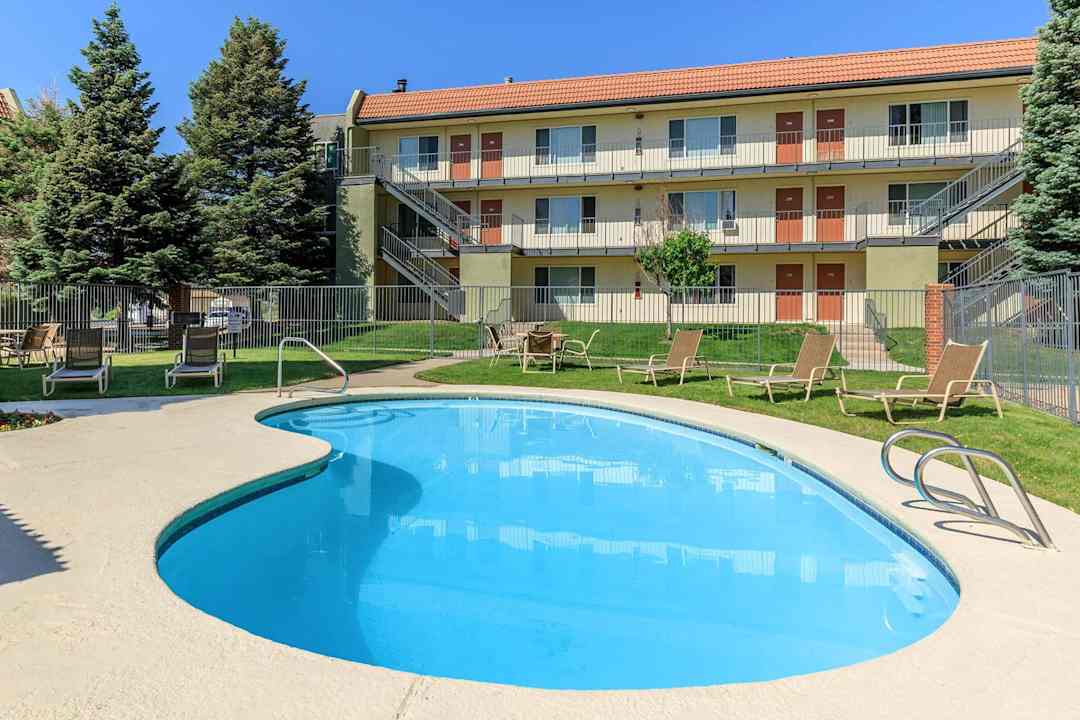 Altamira 2210 Skyview Ln Colorado Springs Co Apartments For Rent Rent Com