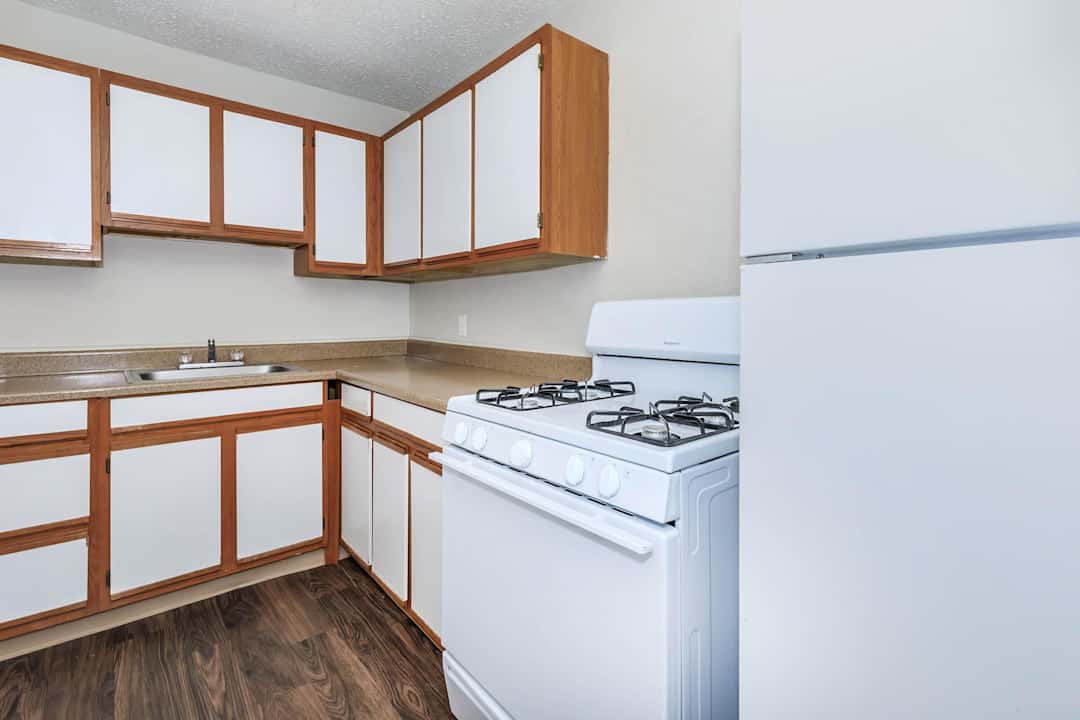 Infinity At Plaza West 4440 Roanoke Pkwy Kansas City Mo Apartments For Rent Rent Com