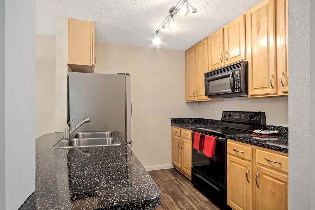 Altamira Place Apartment Homes 700 Altamira Cir Altamonte Springs Fl Apartments For Rent Rent Com