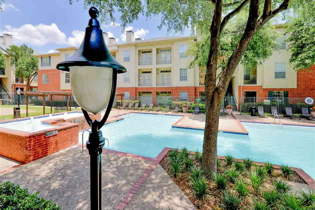 Montfort Place 5445 Preston Oaks Rd Dallas Tx Apartments For Rent Rent Com