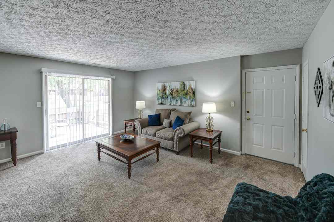 carlton apartments 2629 plaza dr indianapolis in apartments for rent rent com