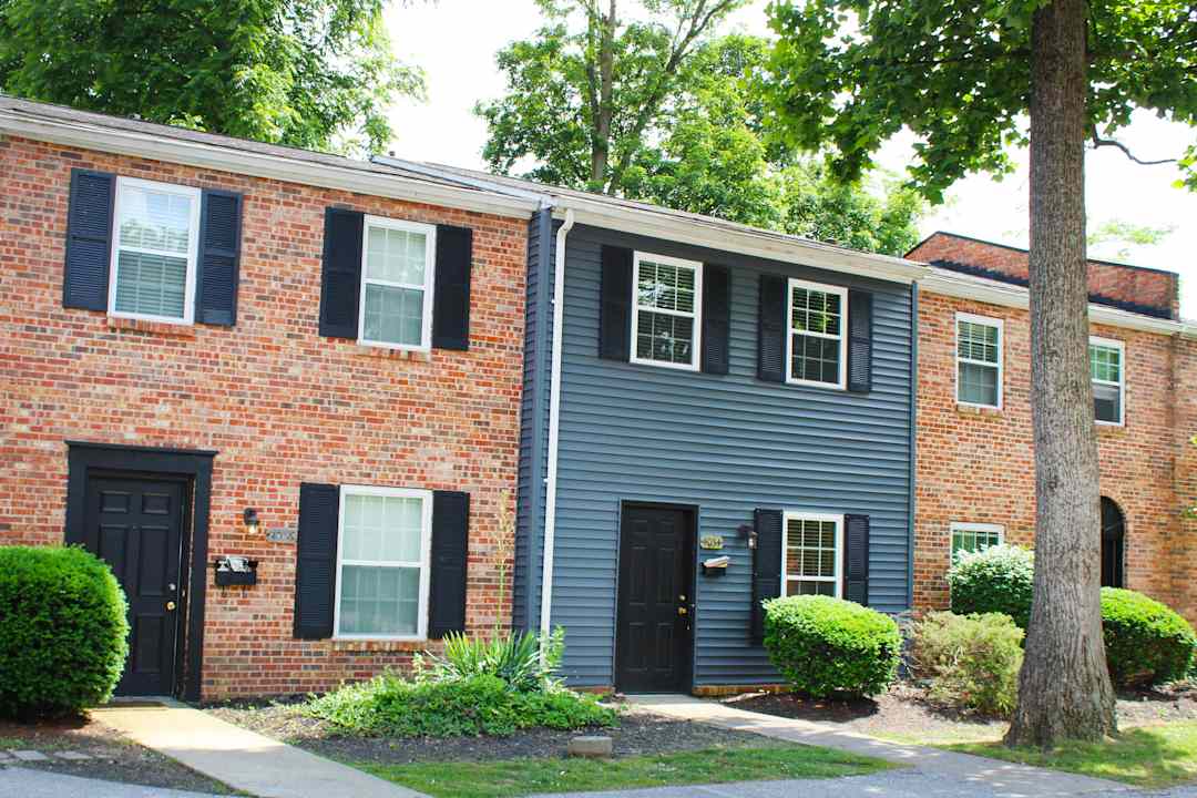 Walnut Creek Townhomes 4042 Rd Blue Ash, OH Apartments