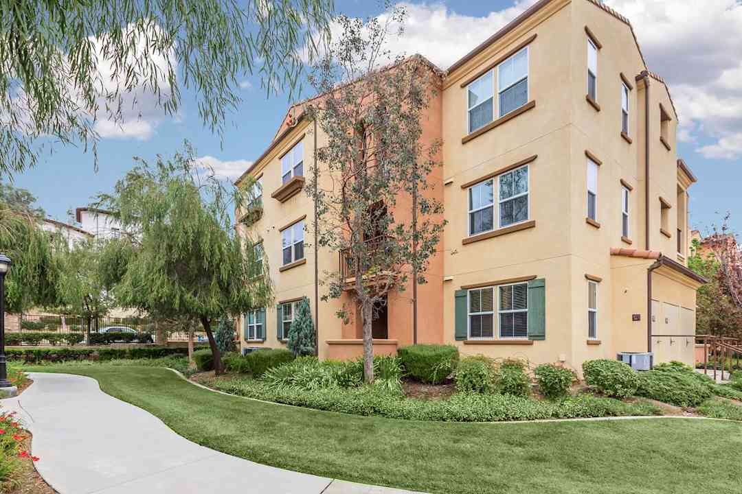 college park apartment homes 250 n college park dr upland ca apartments for rent rent com
