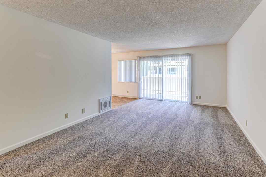 Lakeview Apartments 4205 Mowry Ave Fremont Ca Apartments For Rent Rent Com