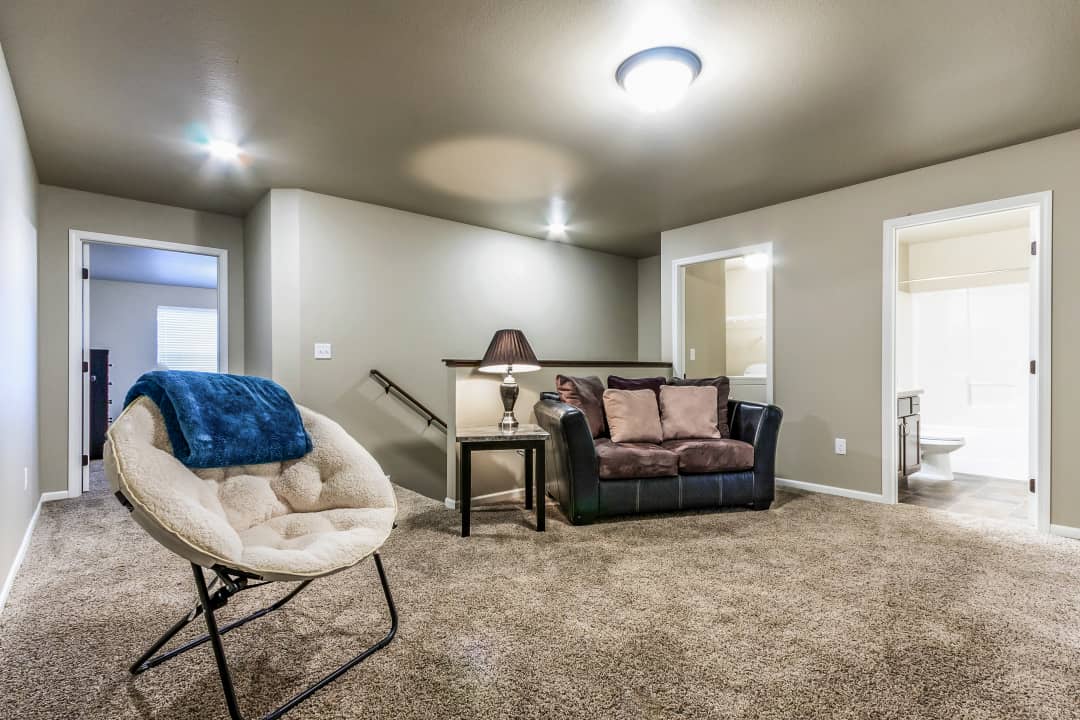 Diamond Creek Town Homes and Twin Homes Apartments - West Fargo