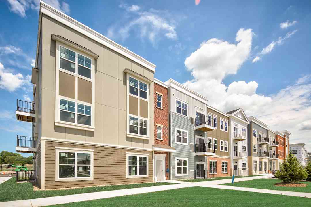 founders square apartments