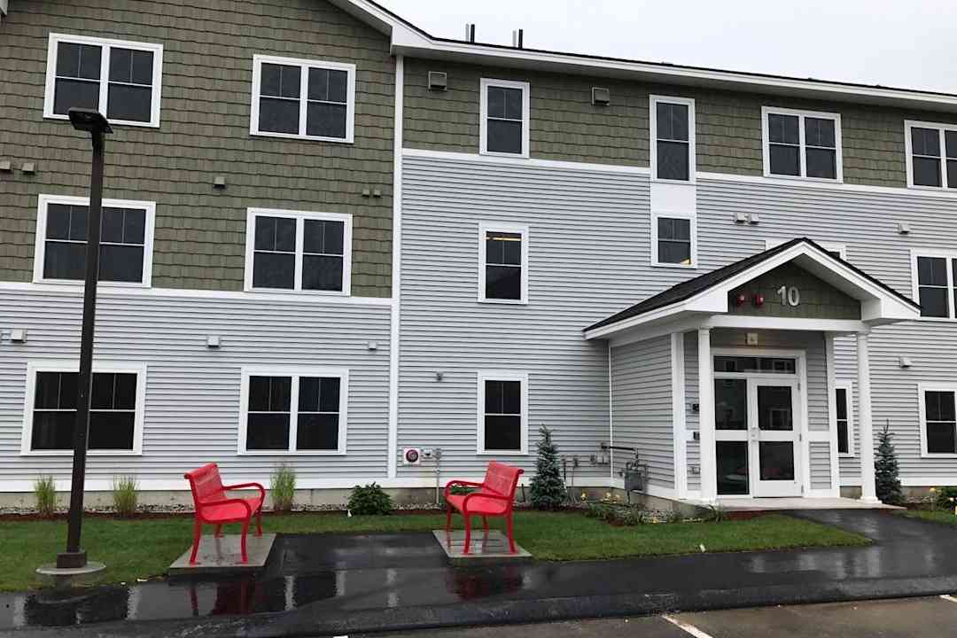the ridge at eastern trails apartments and townhomes 10 east ridge drive milford nh apartments for rent rent com