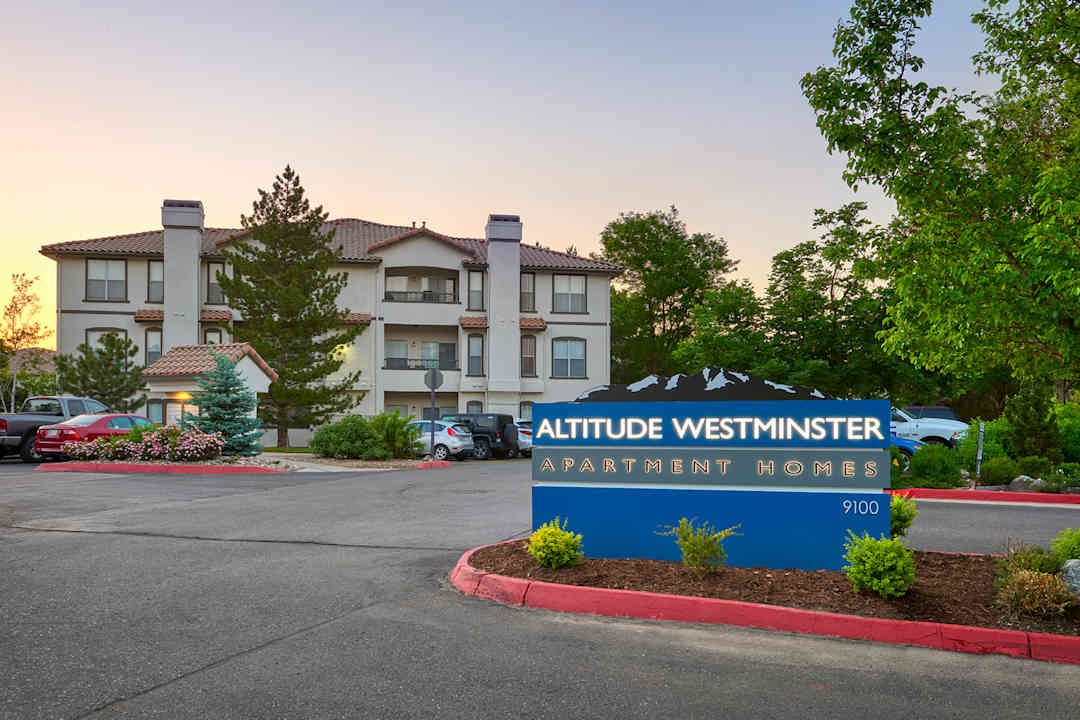 Altitude Westminster Apartments 9100 Vance St Broomfield Co Apartments For Rent Rent Com