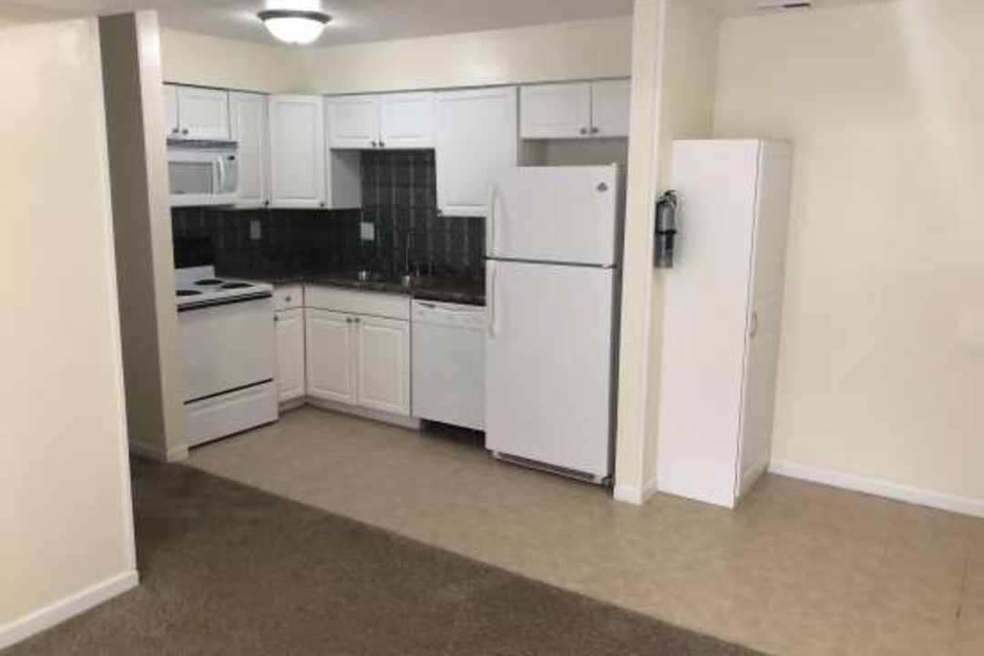 Apm Properties 110 East Columbia Street West Lafayette In Apartments For Rent Rent Com