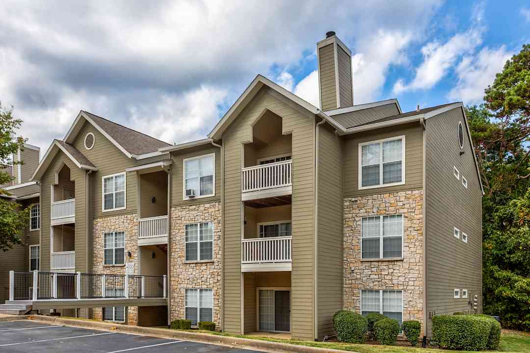 Chenal Commons 16401 Chenal Valley Dr Little Rock, AR Apartments