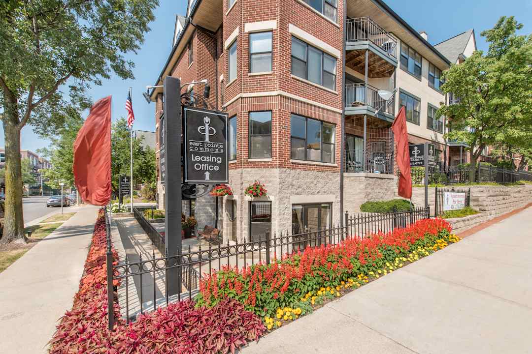 East Pointe Commons - 1404 N Van Buren St Milwaukee Wi Apartments For Rent Rentcom