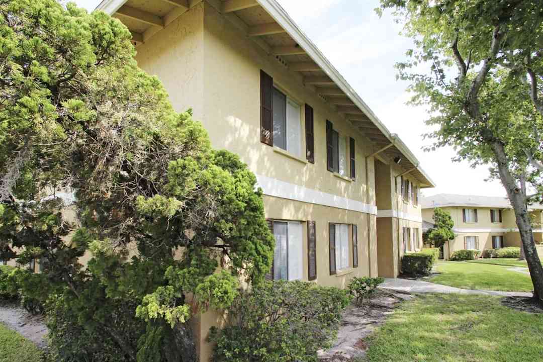 brittany bay apartments largo fl 33770