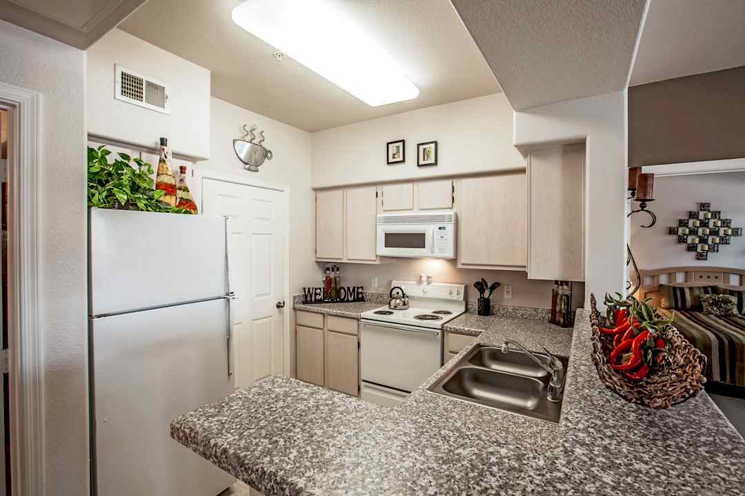 Cantamar 16630 N 43rd Ave Glendale Az Apartments For Rent Rent Com