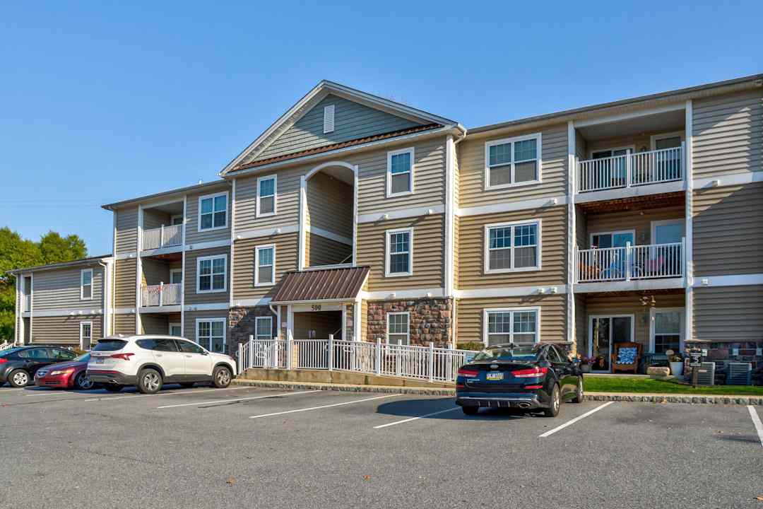 Exterior into Apartment