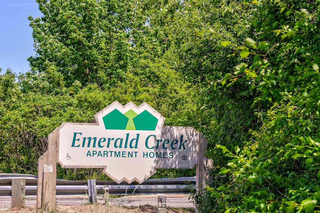 Emerald Creek Apartments - Grand Rapids Mi 49546