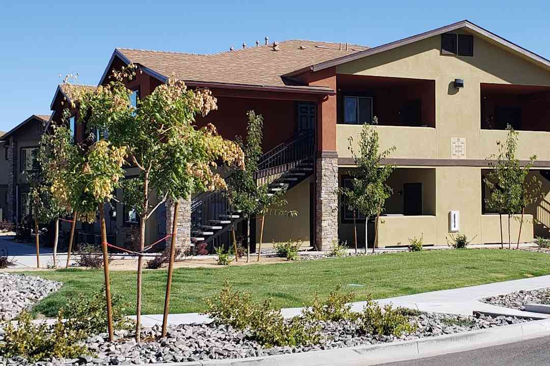North Peak Apartments 8001 Military Road Reno Nv Apartments For Rent Rent Com