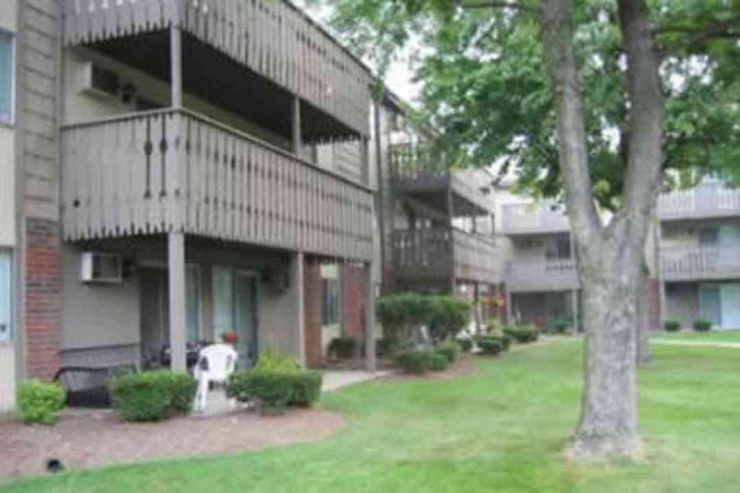 Turtle Creek Apartments 8253 Harcourt Rd Indianapolis In Apartments For Rent Rent Com