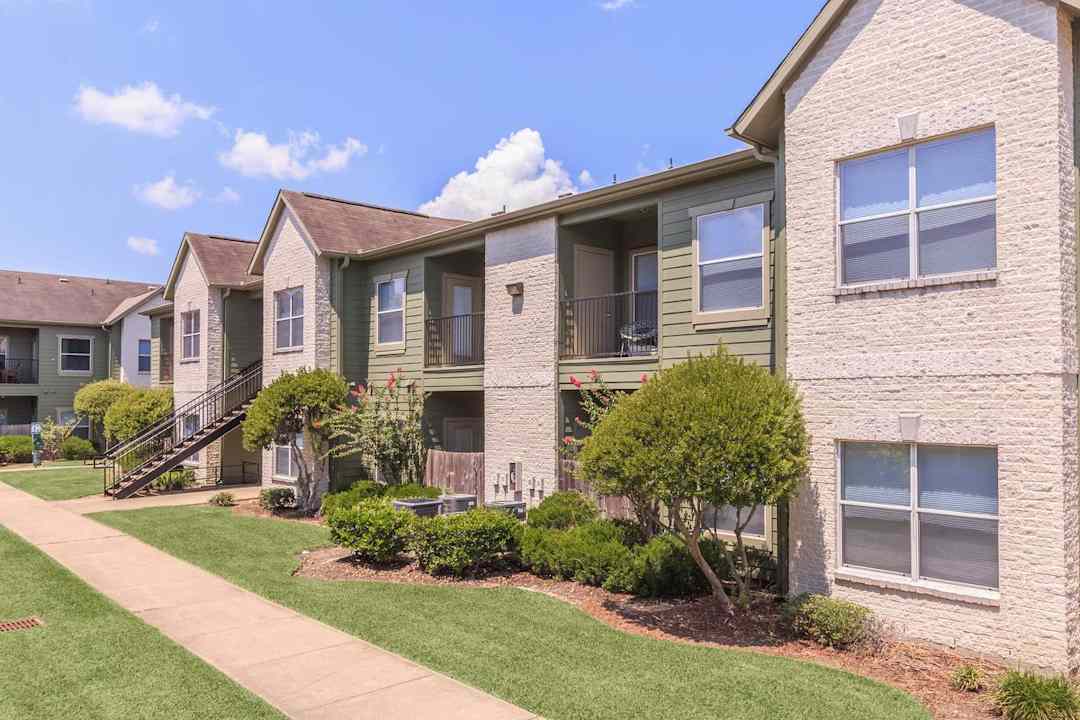 The Avenue 2900 Nederland Ave Nederland Tx Apartments For Rent Rent Com