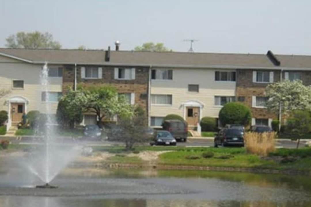 stone cliff heights apartments aurora