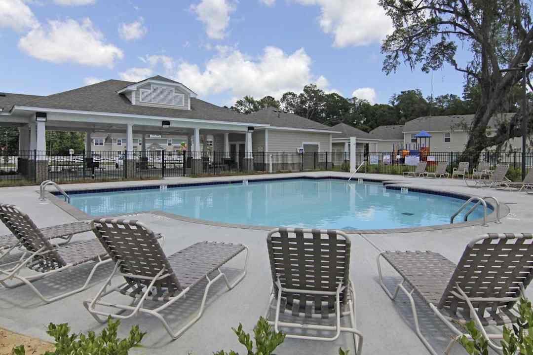 The Retreat At Henderson Lake The Preserve At Henderson Lake 653 Little Neck Rd Savannah Ga Townhomes For Rent Rent Com