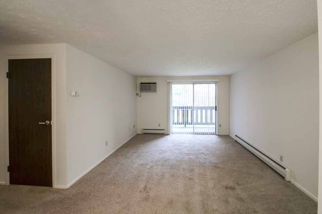 Foxes Lair Apartments 2280 W River Rd N Elyria Oh Apartments For Rent Rent Com