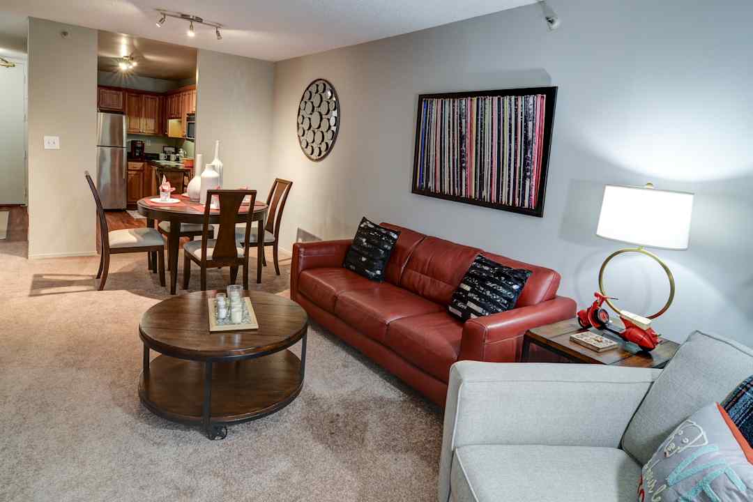The Churchill 111 Marquette Ave S Minneapolis Mn Apartments For Rent Rent Com