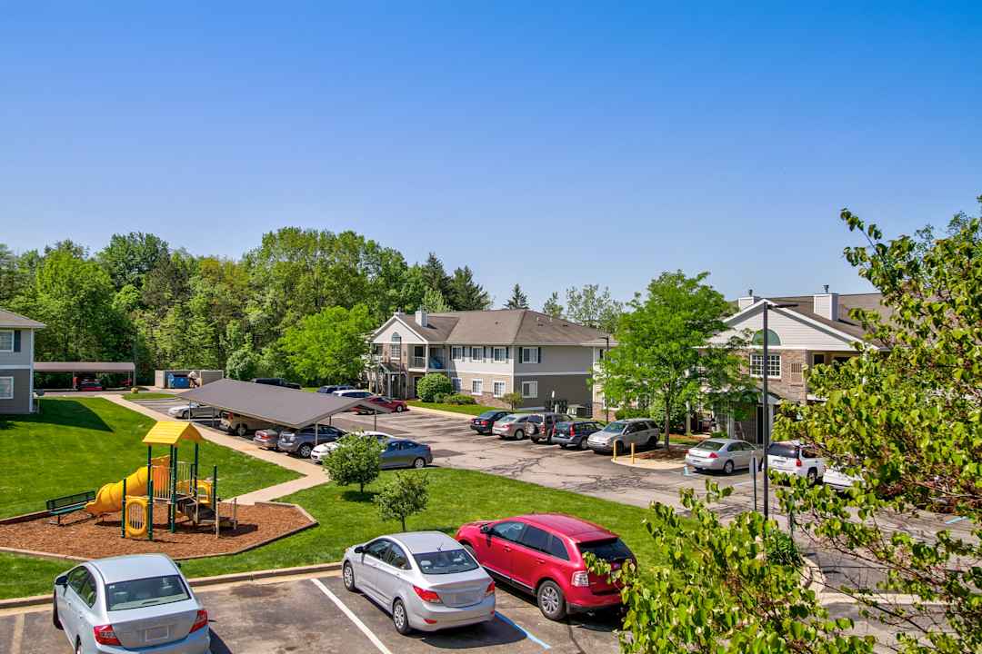 Emerald Creek Apartments - Grand Rapids Mi 49546
