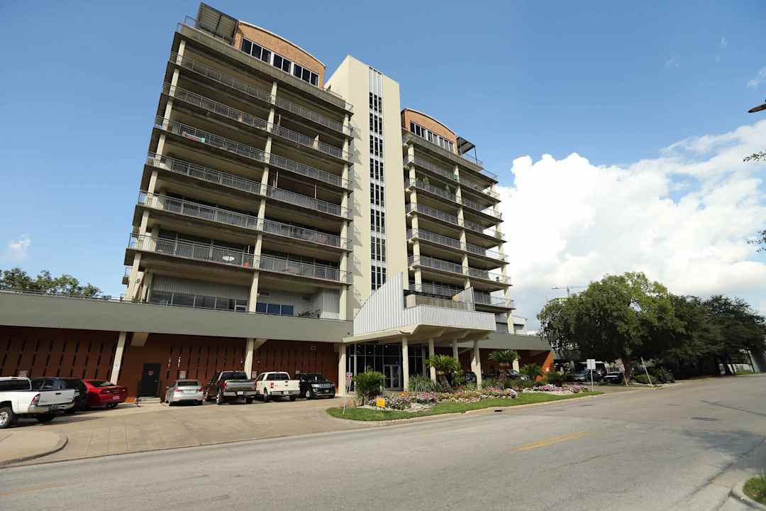 230 West Alabama Apartments 230 W Alabama St Houston Tx Apartments For Rent Rent Com