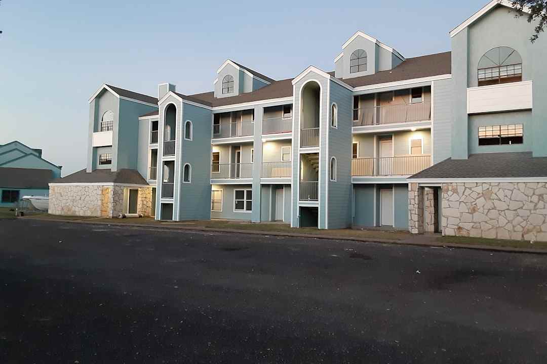 the retreat at goose island apartments rockport tx 78382