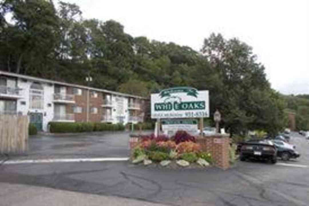 White Oaks Apartments 600 Stevens Dr Pittsburgh Pa Apartments For Rent Rent Com