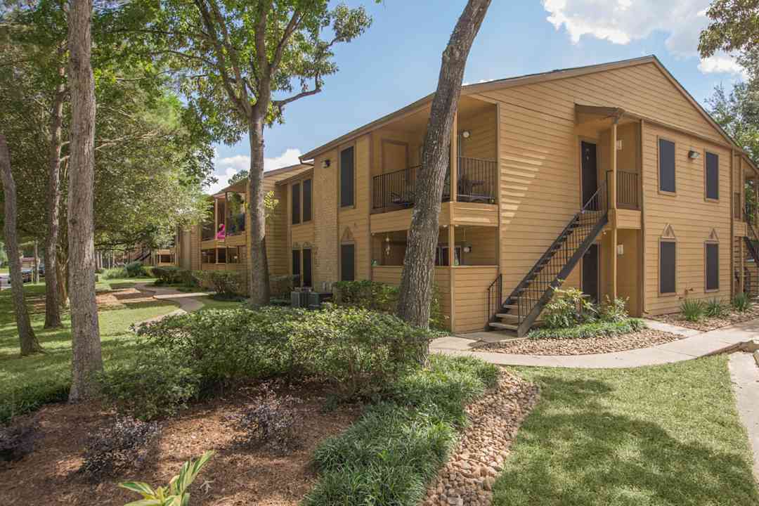 Elm Grove Apartments 2921 Sycamore Springs Dr Kingwood Tx Apartments For Rent Rent Com