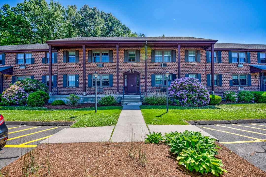 Candlelight Apartments 80 House St Glastonbury, CT Apartments for Rent Rent.