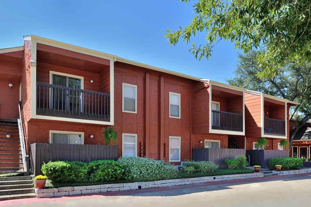 Lakeshire Place - 503 El Dorado Blvd | Webster, TX Apartments for 